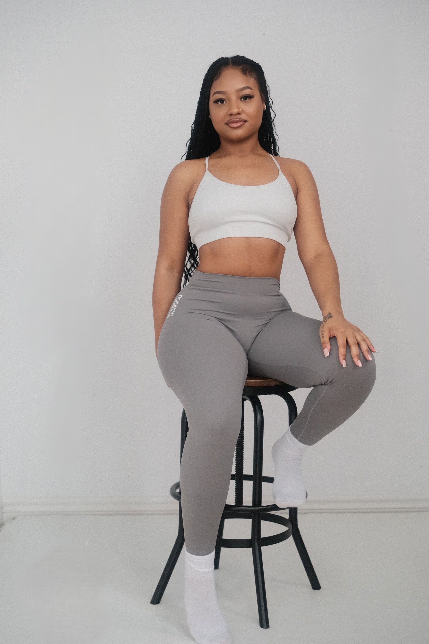 V-Back Leggings - Grey